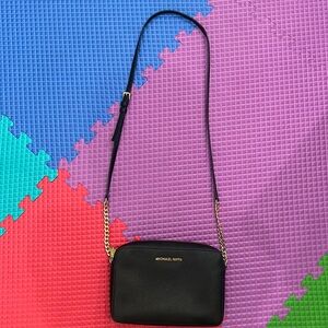Michael kors crossbody purse bag gold black zipper pockets